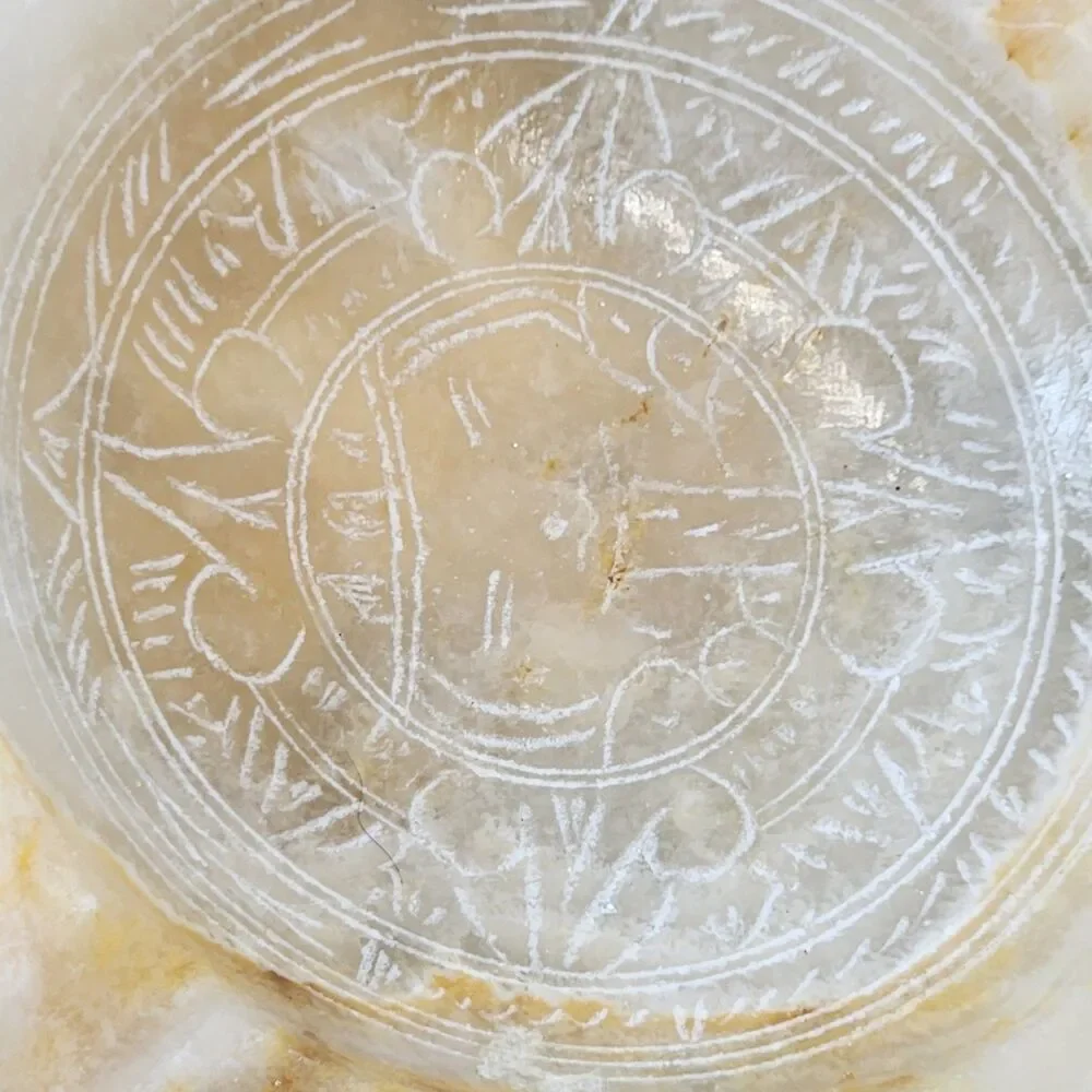 Vintage Hand Carved Marble Onyx Stone Mayan Aztec Ashtray White Brown Cream 4.5